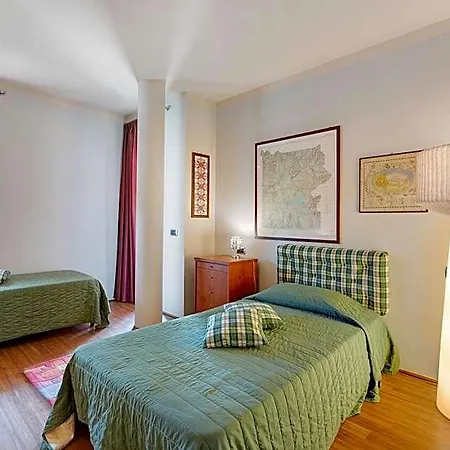 Paola's Hotel