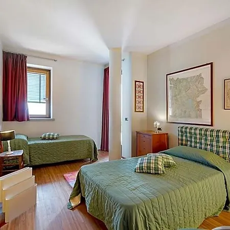Paola's Hotel